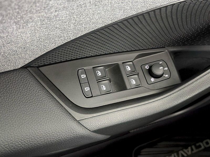 Škoda Octavia (2025) DSG 1.5TSI 110kW Top Selection - fotka 24 z 29