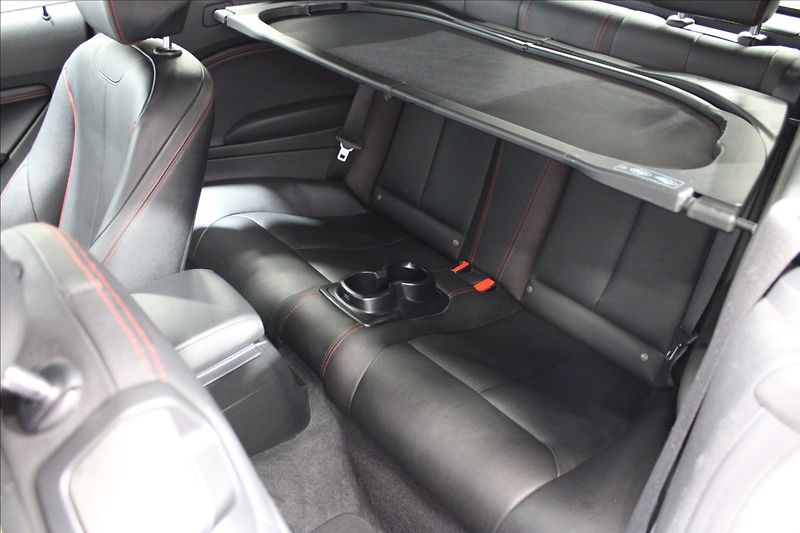 BMW Řada 2 2,0 220i 135KW cabrio - fotka 16 z 37