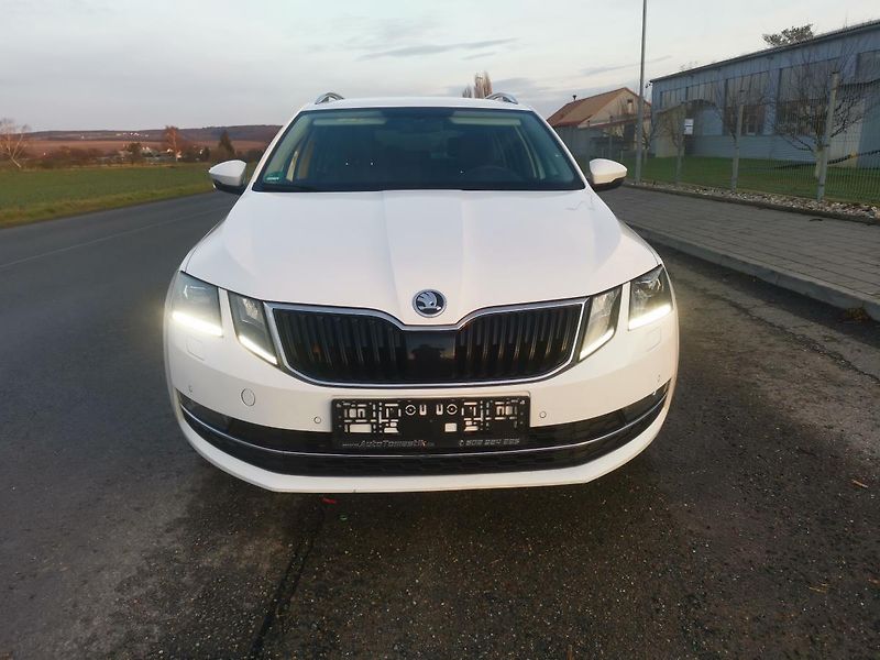 Škoda Octavia 2,0TDI DSG 110kW ACC STYLEPLUS - fotka 2 z 87