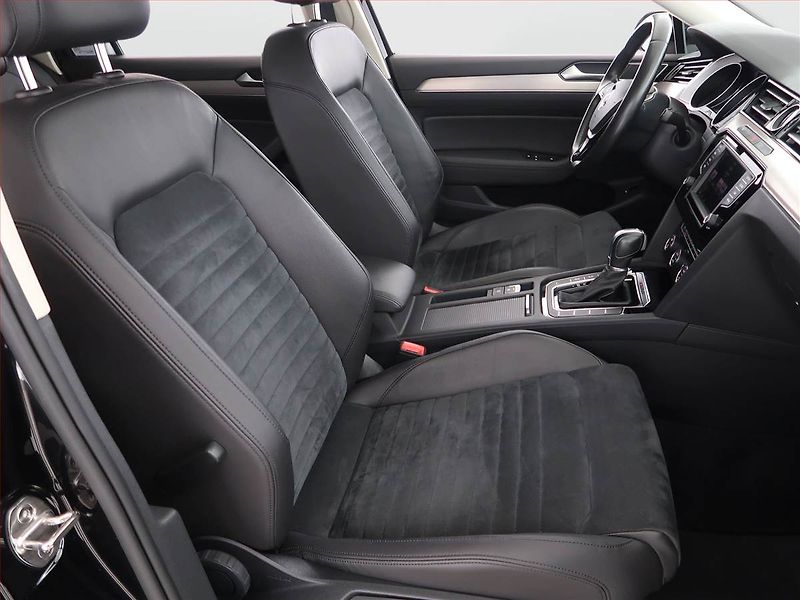 Volkswagen Passat (2016) Highline 2.0 BiTDI, 4X4 - fotka 9 z 18
