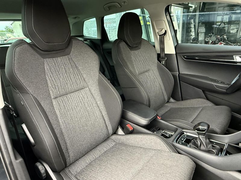 Škoda Karoq 2,0 TDI Style 4x4 Automat DSG - fotka 24 z 38