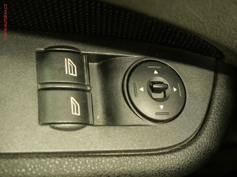 Ford Focus (2007) 1.8TDCi, AC, STK7/28 - fotka 14 z 17