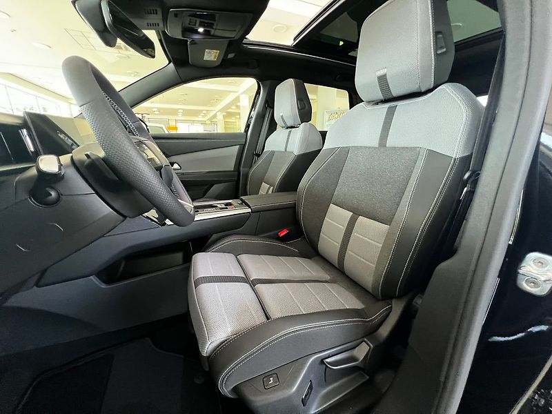 Opel Grandland GS Hybrid 1,2T 145k Automat+ZP - fotka 13 z 30