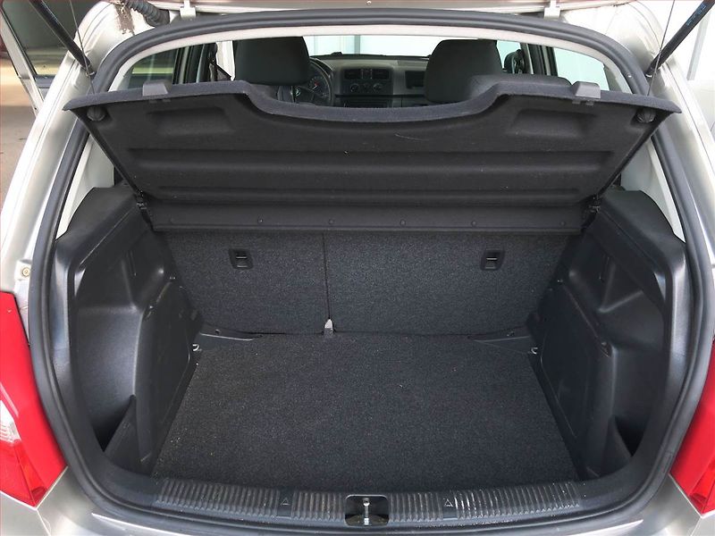 Škoda Fabia (2011) 1.2 - fotka 13 z 13
