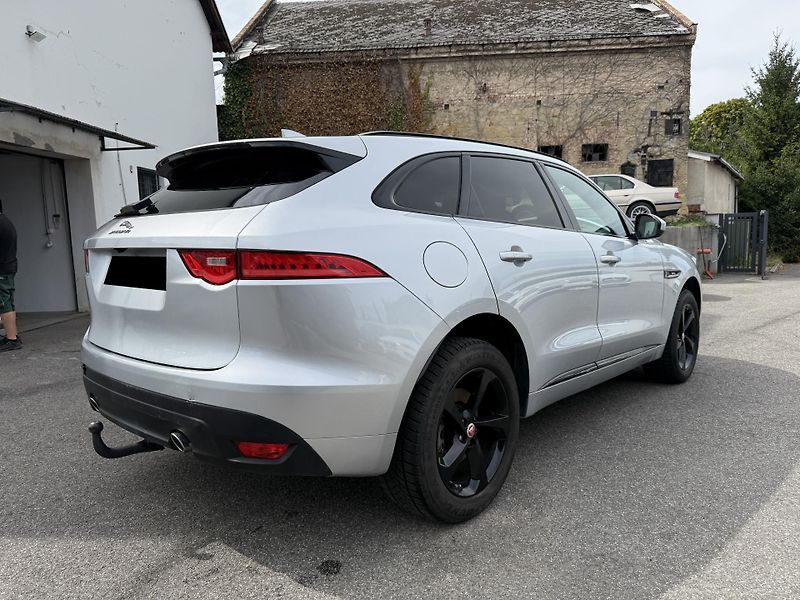 Jaguar F-Pace R-Sport 2.0D 177 kW - fotka 4 z 19