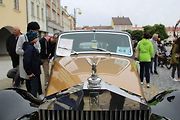 Automobiloví a motocykloví veteráni se rozloučili s letošní sezonou. Start spanilé jízdy Přerovskem byl na náměstí v Lipníku. Neděle 2. září 2023