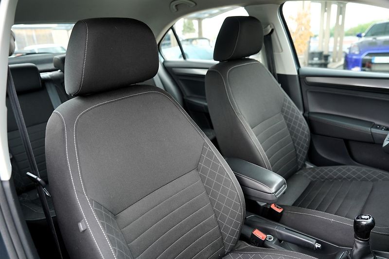 Škoda Rapid 1.0 TSI 95 PS Style/Al/LED/ČR - fotka 26 z 34