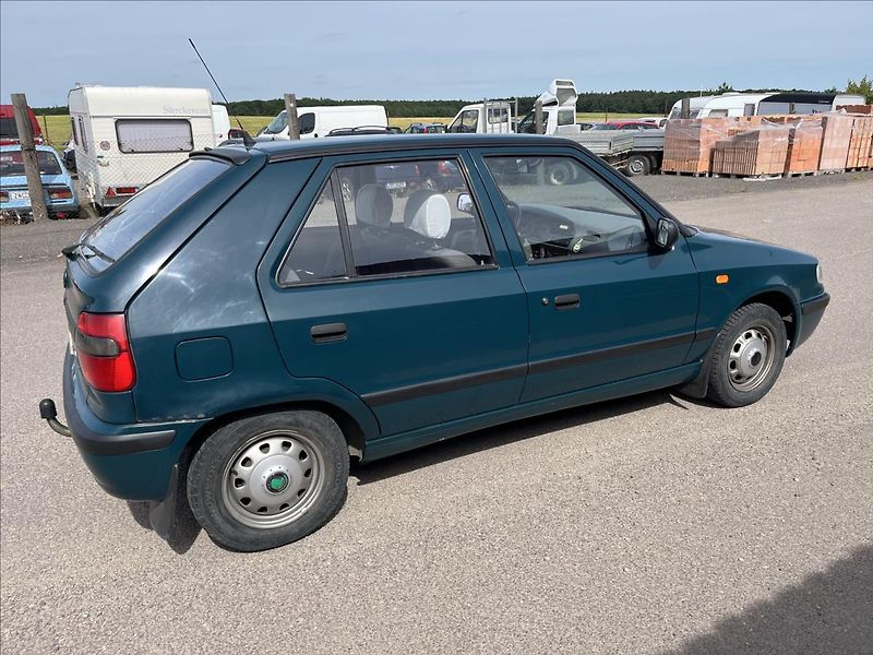 Škoda Felicia 1,3 MPi LXI ČR SERVIS 2x KOLA - fotka 5 z 31