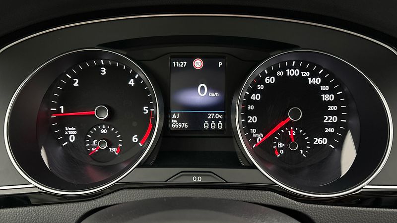 Volkswagen Passat 2.0 TDI DSG Elegance Variant - fotka 10 z 26