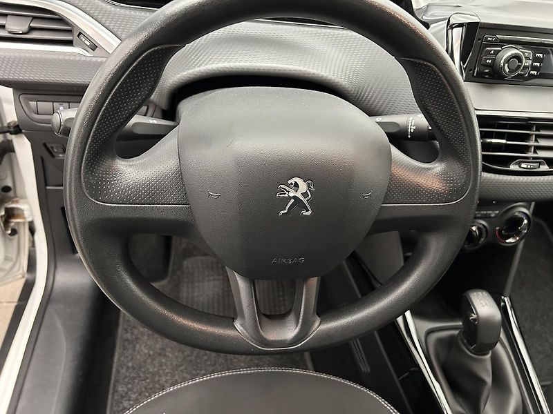 Peugeot 2008 1.2  Access - fotka 11 z 22