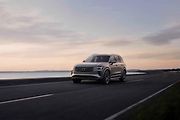 Novinka bude stále dostupná s mildhybridem B5 a plug-in hybridem T8.