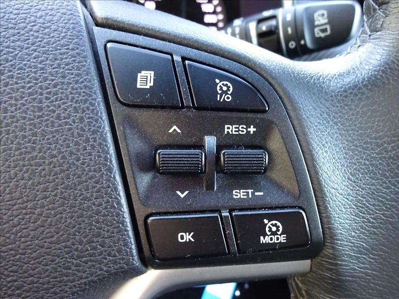 Hyundai Tucson 1,6T- GDi 130kW Trikolor - fotka 44 z 58
