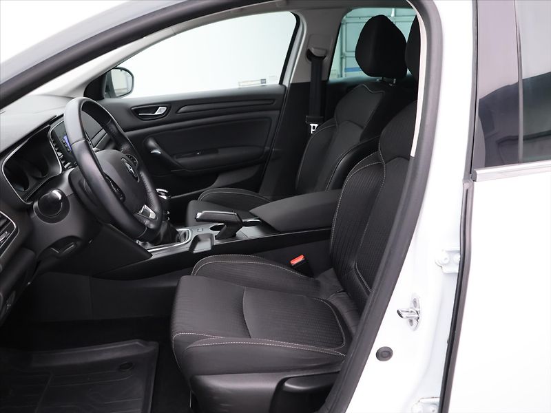 Renault Mégane 1,6 SCe 84kW Klimatizace CZ - fotka 11 z 26