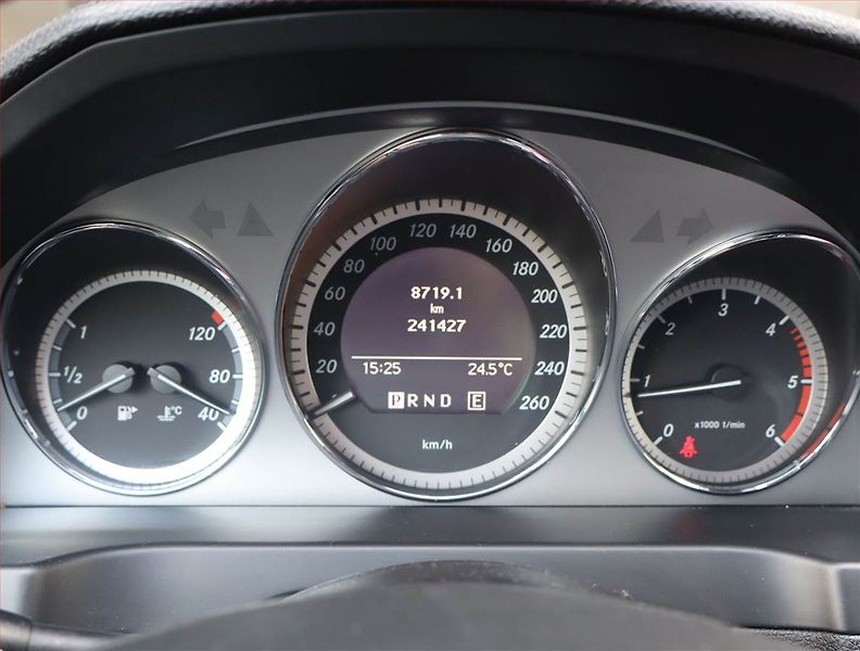 Mercedes-Benz Třídy C (2010) Avantgarde C 200 CDI, Automat - fotka 11 z 16