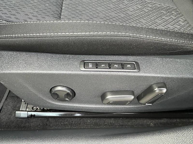 Škoda Octavia (2023) 2.0TDI DSG 110 kW TAŽNÉ Head U - fotka 12 z 35