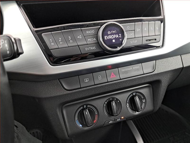 Škoda Fabia (2017) Ambition 1.2 TSI, ČR,1.maj - fotka 12 z 15