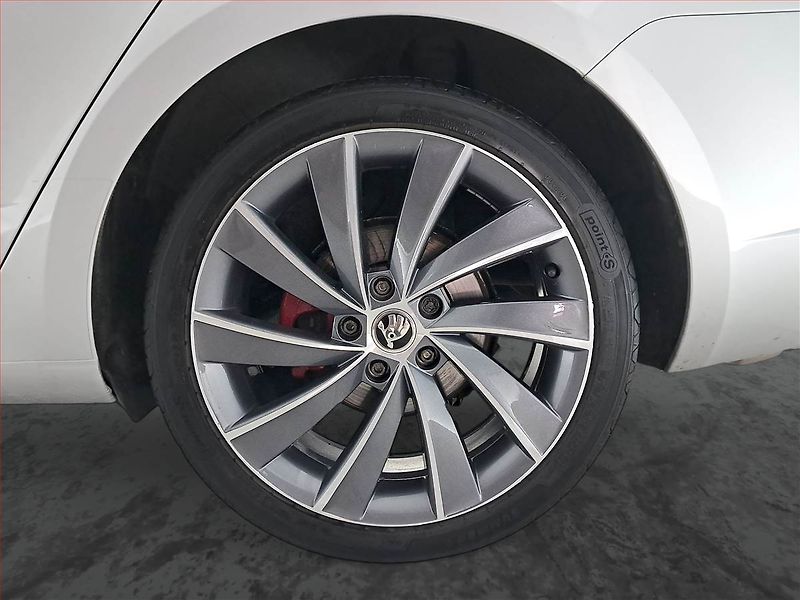 Škoda Octavia (2014) RS 2.0 TDI, Kůže, Navi - fotka 15 z 22