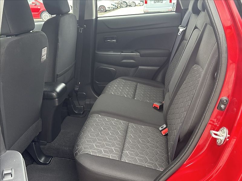 Mitsubishi ASX 2,0 150PS  Intro Edition - fotka 14 z 51