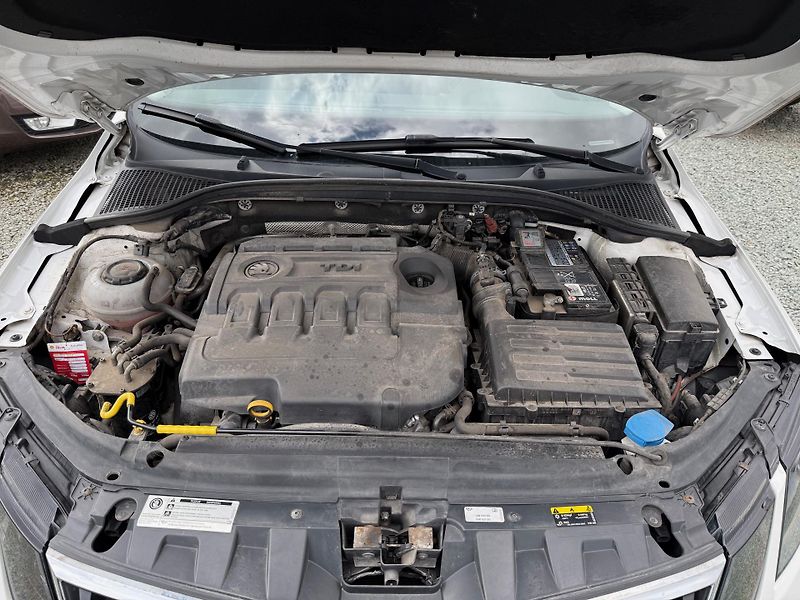 Škoda Octavia 1.6 TDI AMBITION - fotka 13 z 13