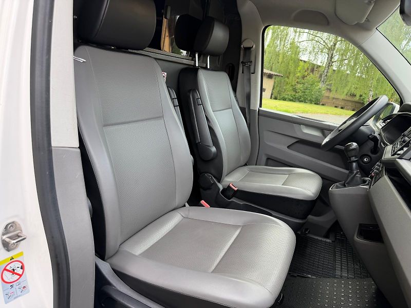 Volkswagen Transporter 2,0 TDi / 110 kW / T6 city  - fotka 24 z 29