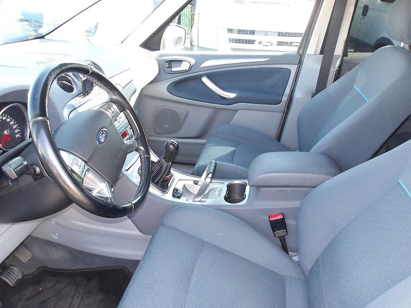 Ford S-MAX 2,0i 107kW ! KRASAVEC !!! - fotka 24 z 32