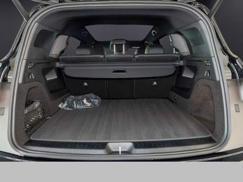 Mercedes-Benz GLB 250+ AMG Superscreen Burm Pano - fotka 18 z 20