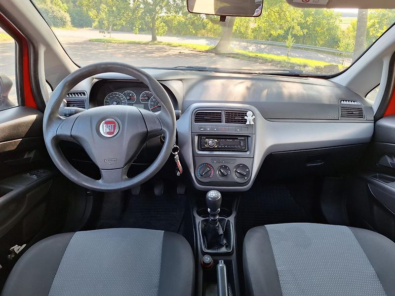 Fiat Grande Punto (2011) 1.2 i Klima - fotka 11 z 20