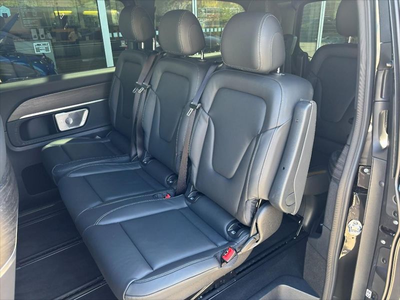 Mercedes-Benz Třídy V (2026) 2,0 300 d / Exclusive / L / 4M - fotka 5 z 10