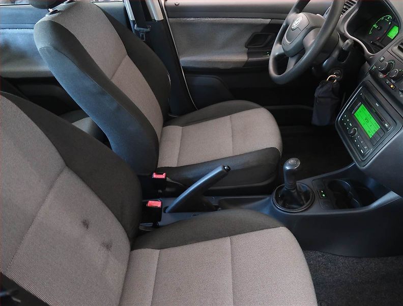 Škoda Fabia (2010) 1.4 TDI, Serv.kniha - fotka 9 z 13