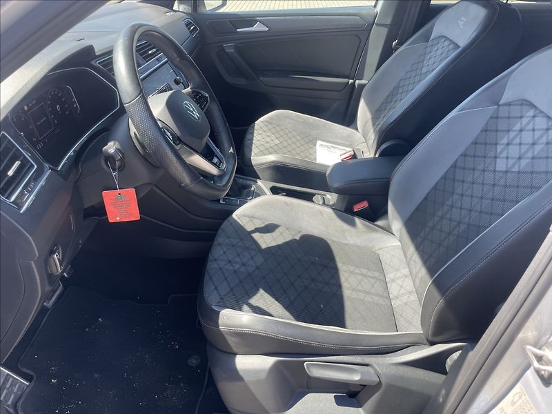 Volkswagen Tiguan 2,0 TDi 110kw DSG R-Line LED R - fotka 7 z 40