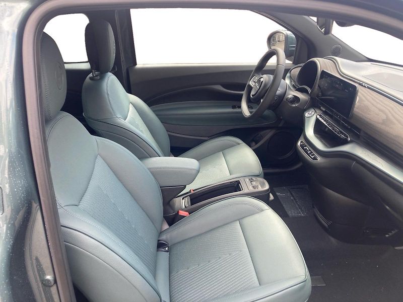 Fiat 500 (2026) Giorgio Armani Hatchback 118k  - fotka 15 z 15
