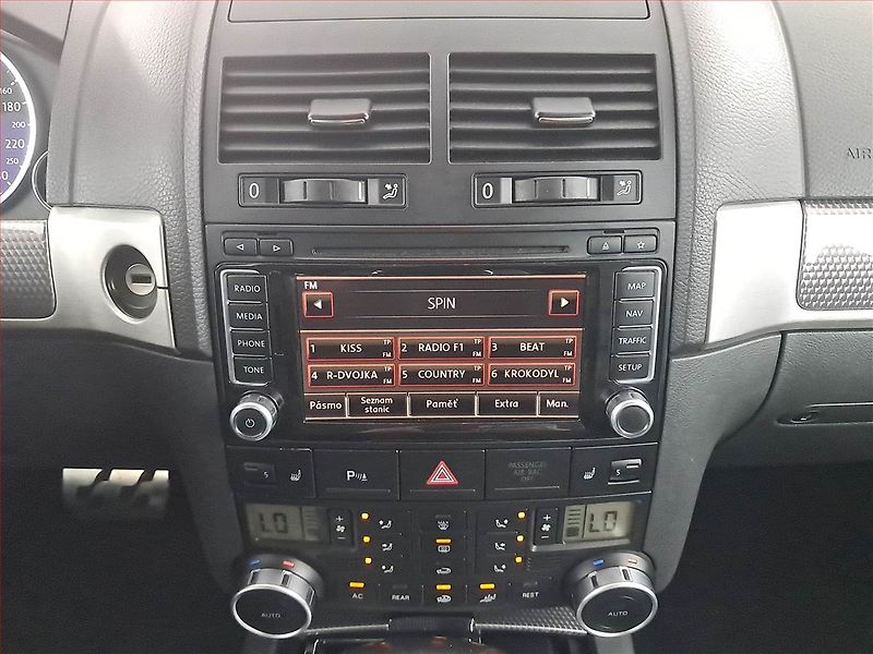 Volkswagen Touareg (2008) R-Line 3.0 TDI, 4X4, Automat - fotka 12 z 23