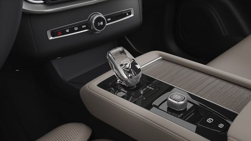 Volvo XC90 (2026) 2,0 T8  Plus Dark - fotka 13 z 14