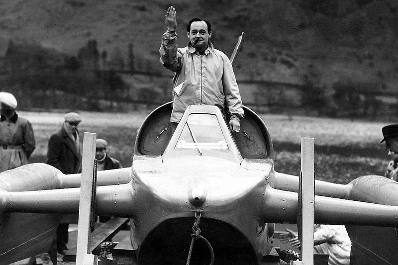 Donald Campbell a Bluebird CN7.