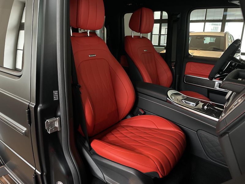 Mercedes-Benz Třídy G 63 AMG 4Matic - fotka 15 z 41