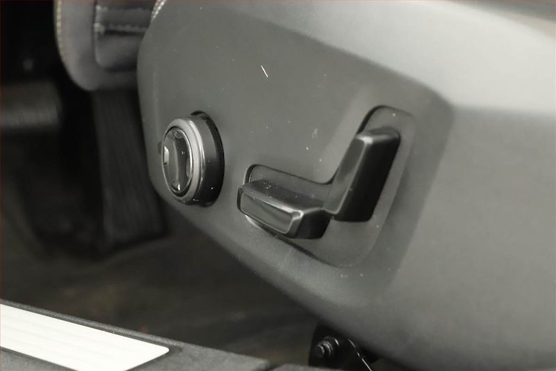 Volvo S60 (2023) B4 - fotka 11 z 20