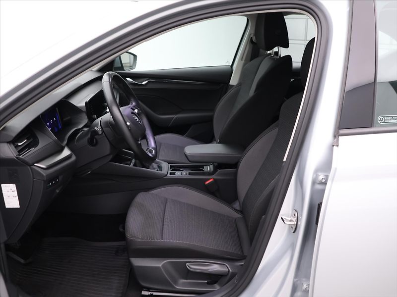 Škoda Octavia 1,5 TSI 110KW AMBITION LED CZ - fotka 10 z 27