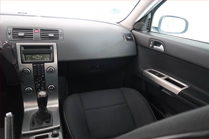 Volvo S40 (2008) 2.0 D, po STK, jezdí výborně - fotka 8 z 15