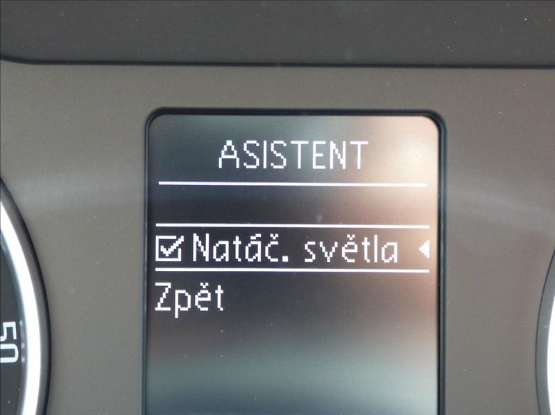 Škoda Octavia 1,6 TDI DSG, Xenon, Digi Klima - fotka 26 z 49