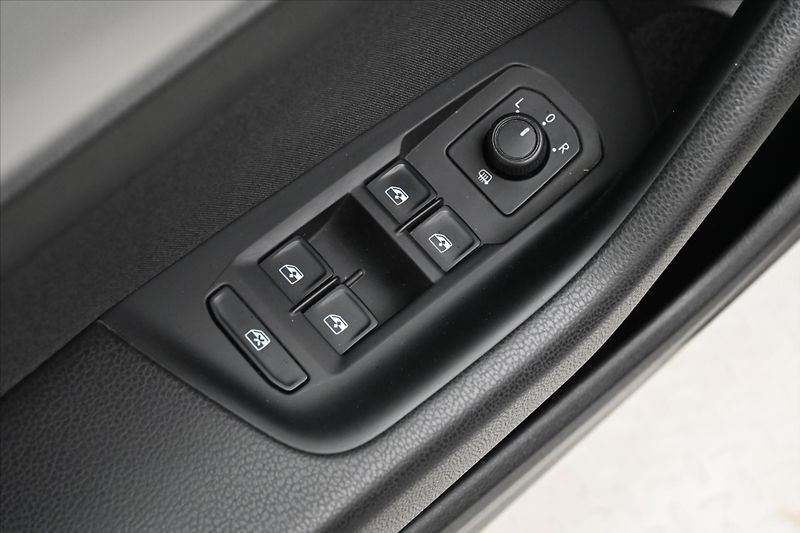 Volkswagen Passat 2,0 TDI 110 kW COMFORTLINE Zár - fotka 23 z 28
