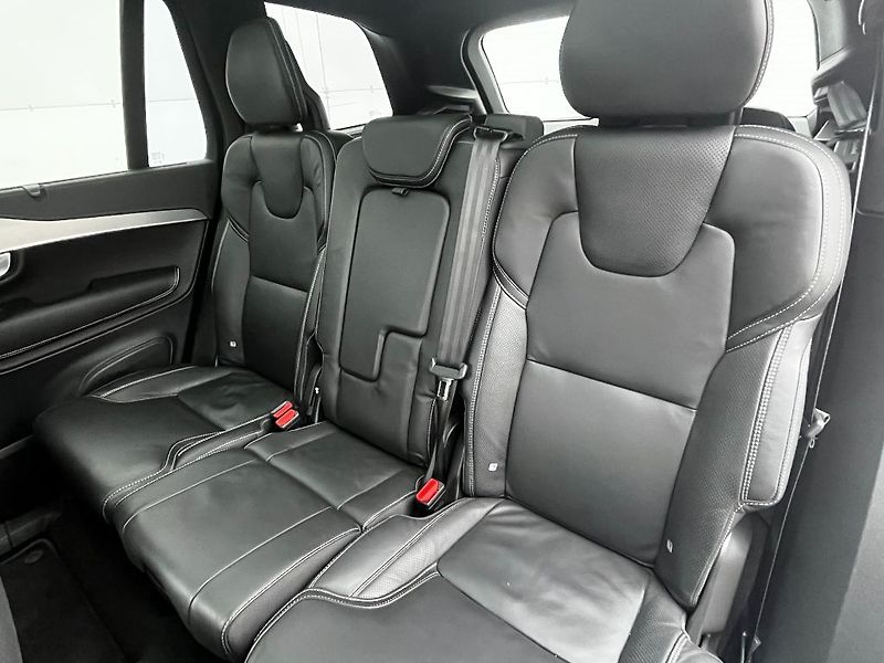 Volvo XC90 Plus Bright B5 AWD 173kW - fotka 26 z 31