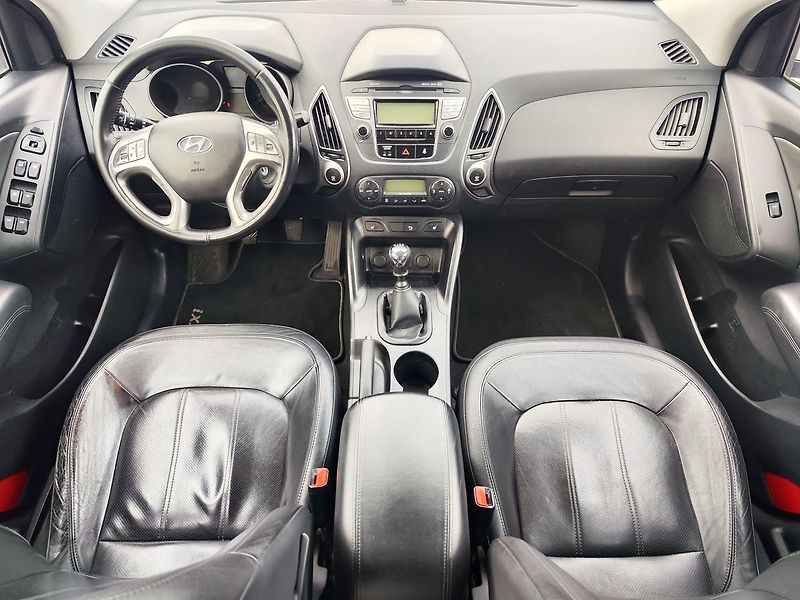 Hyundai ix35 2.0 CRDI/100kW Style - fotka 14 z 33