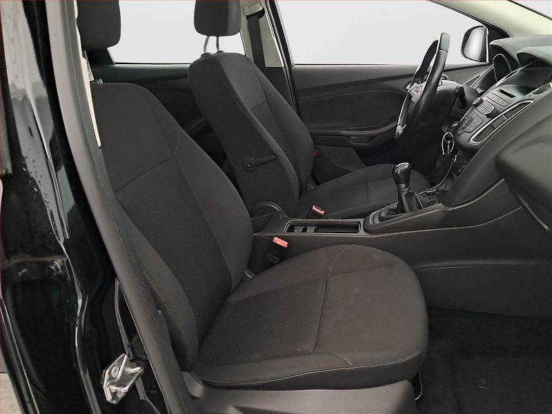 Ford Focus (2017) 1.0 EcoBoost, Serv.kniha - fotka 9 z 16