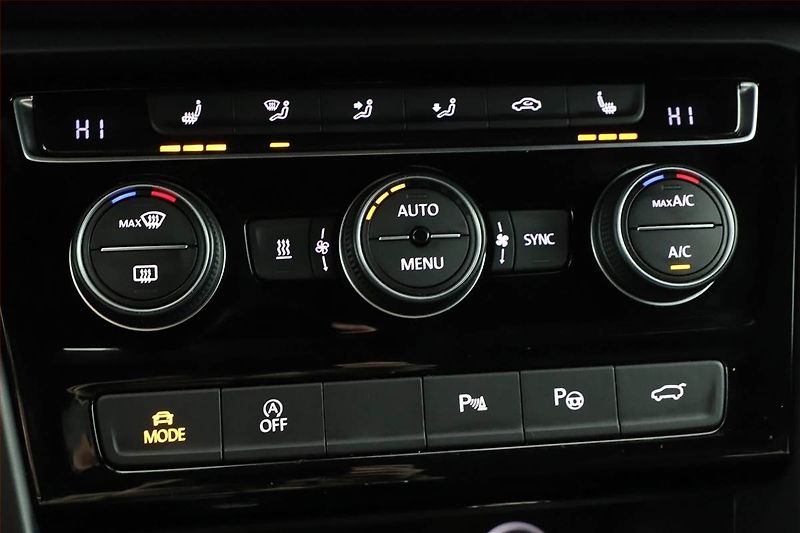 Volkswagen Touran (2020) R-Line 2.0 TDI, Automat - fotka 16 z 20