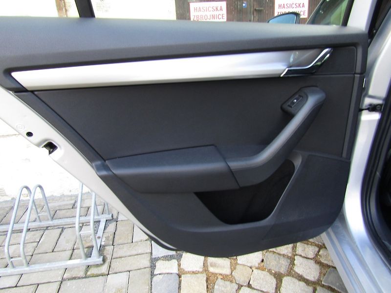 Škoda Octavia (2014) 1.6 TDI 77kW  1.MAJITEL - fotka 20 z 35