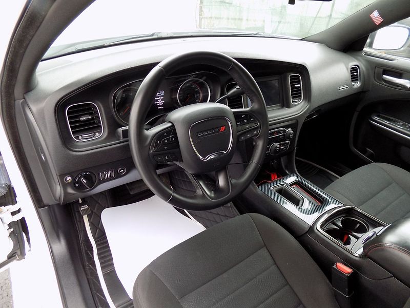 Dodge Charger (2019) 5,7 HEMI/AWD/AT/ - fotka 11 z 34