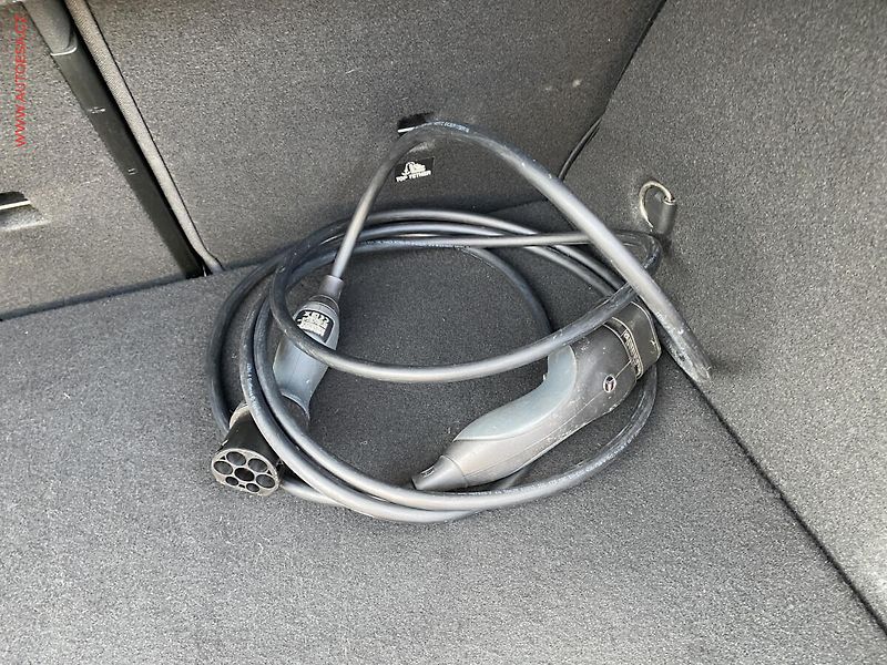 Mercedes-Benz Třídy A (2022) 1.3i A250e, AT, LED, panor, - fotka 24 z 27