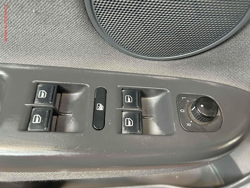 Volkswagen Golf Plus (2006) 1.6FSi, TZ, výhř.sed. - fotka 11 z 14