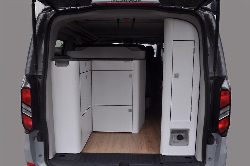 Ford Transit Custom Nugget Titanium 125kW Automat - fotka 24 z 25