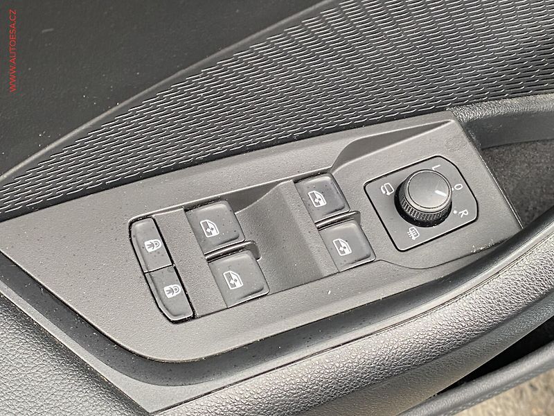 Škoda Octavia (2021) 1.5 TSi, Style, kůže, navi, - fotka 12 z 23
